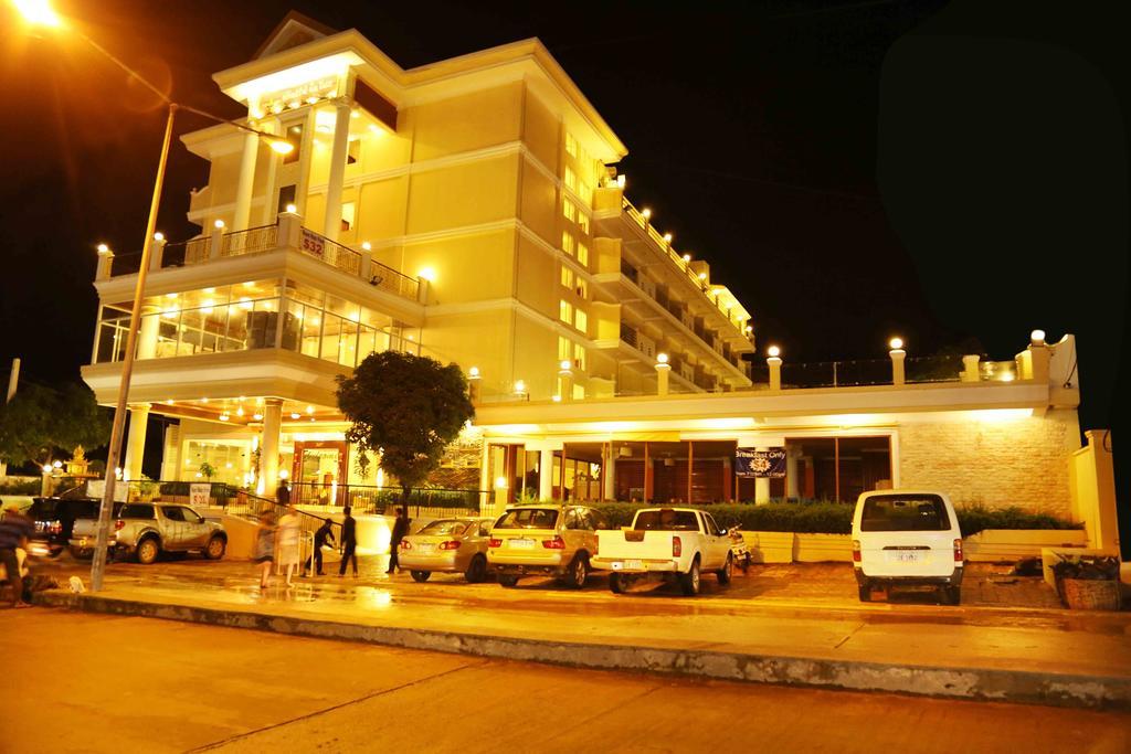 Serendipity Beach Resort Sihanoukville Exterior photo
